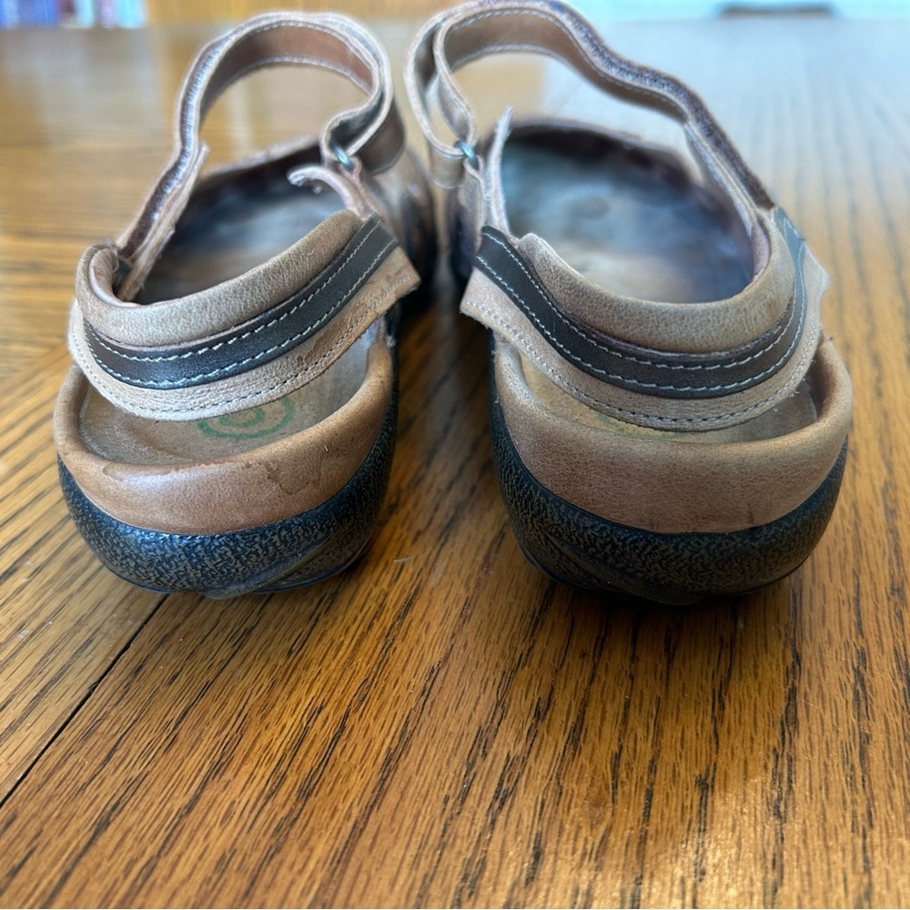 Naot Brown and Metallic Gray Leather Mary Jane Flats Heel & Ankle Velcro Straps - Picture 7 of 9